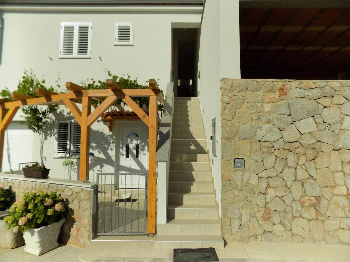 Apartments Zerjav مالي لوشينغْ المظهر الخارجي الصورة