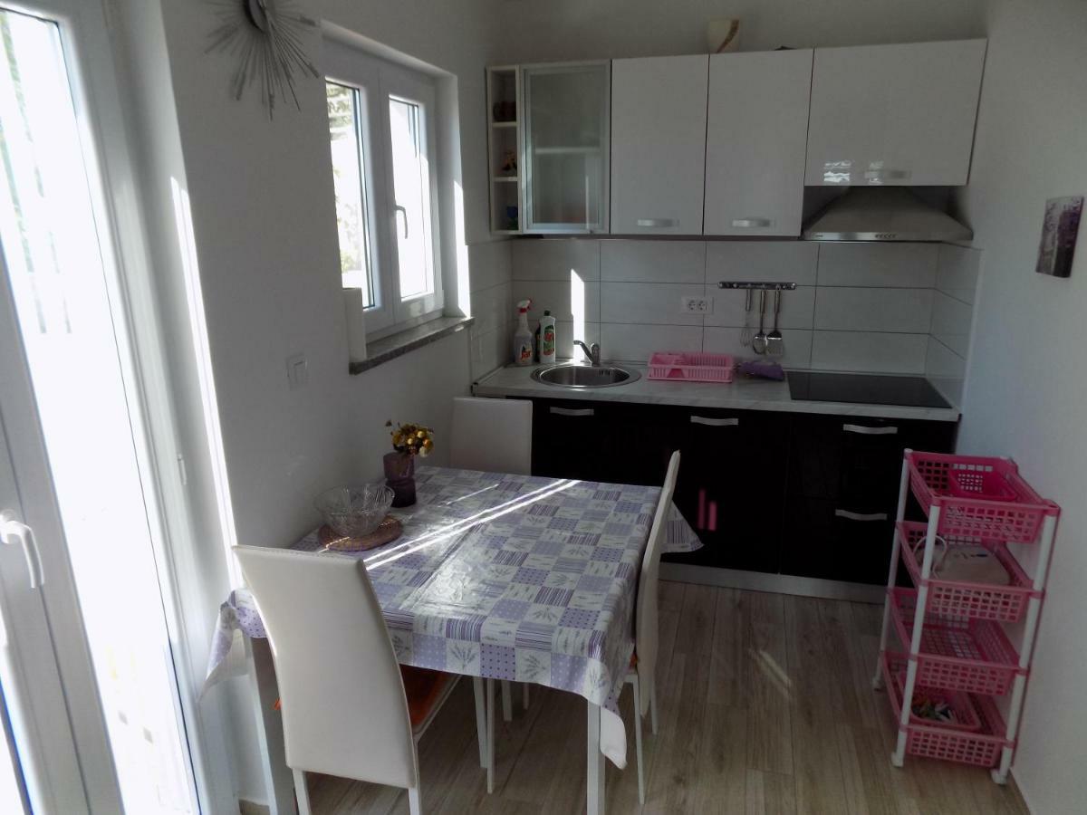 Apartments Zerjav مالي لوشينغْ المظهر الخارجي الصورة