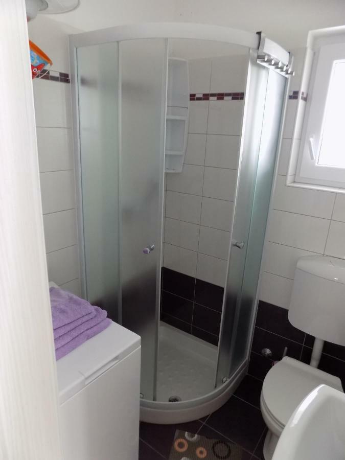 Apartments Zerjav مالي لوشينغْ المظهر الخارجي الصورة